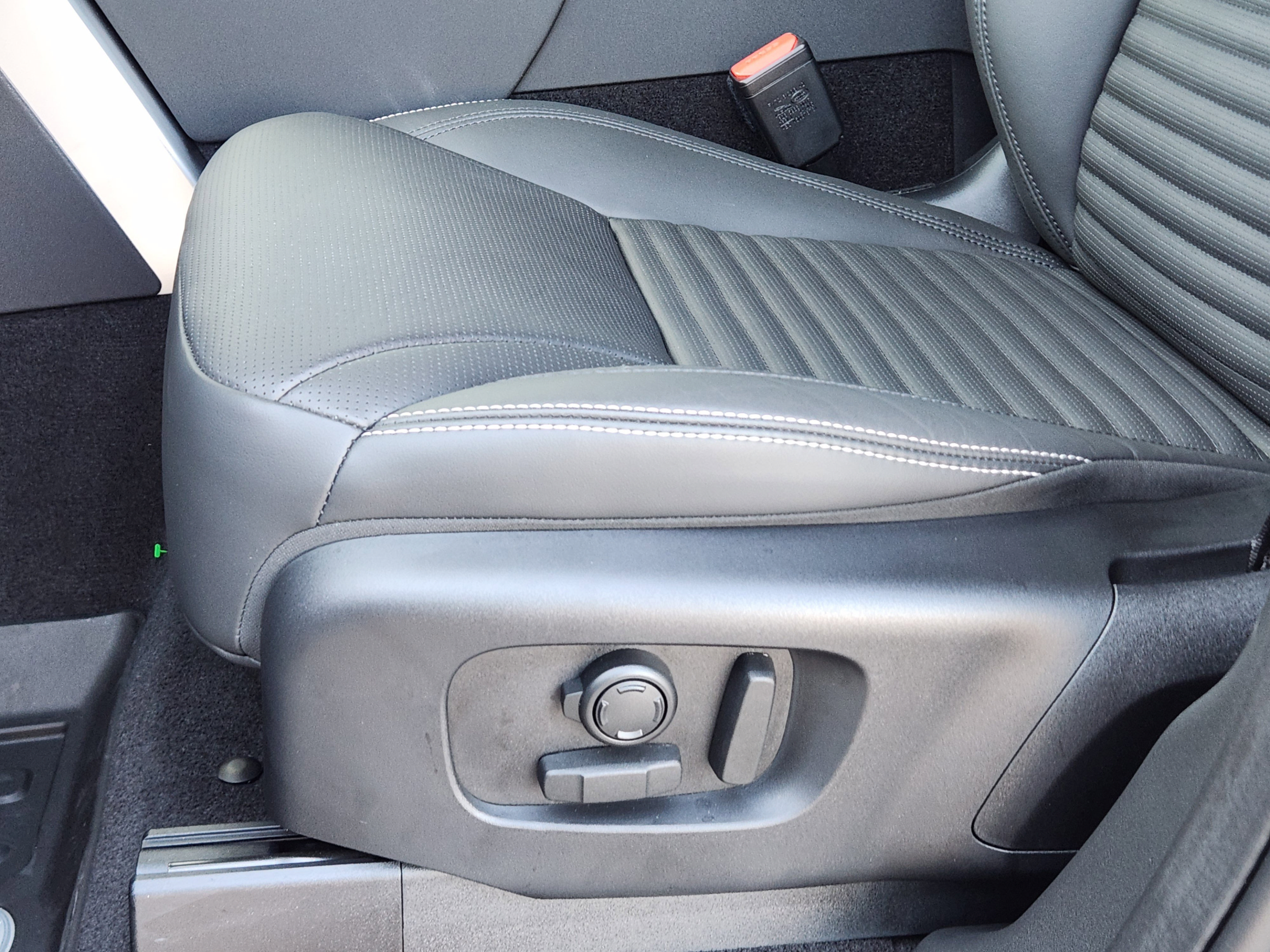 New 2025 Land Rover Discovery Dynamic SE AWD/4WD image 20