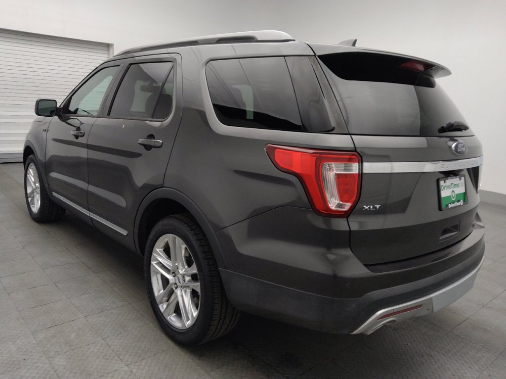 Used 2017 Ford Explorer XLT w/ Equipment Group 202A AWD/4WD image 5