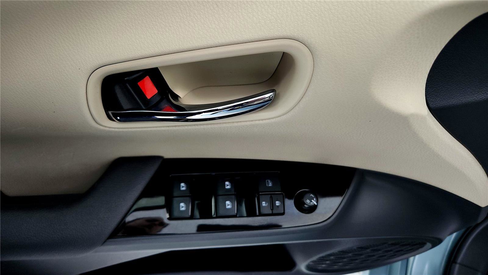 Used 2017 Toyota Prius Two image 23