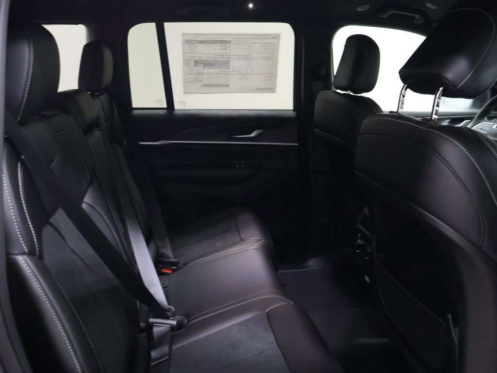 New 2026 Jeep Grand Cherokee Laredo image 14