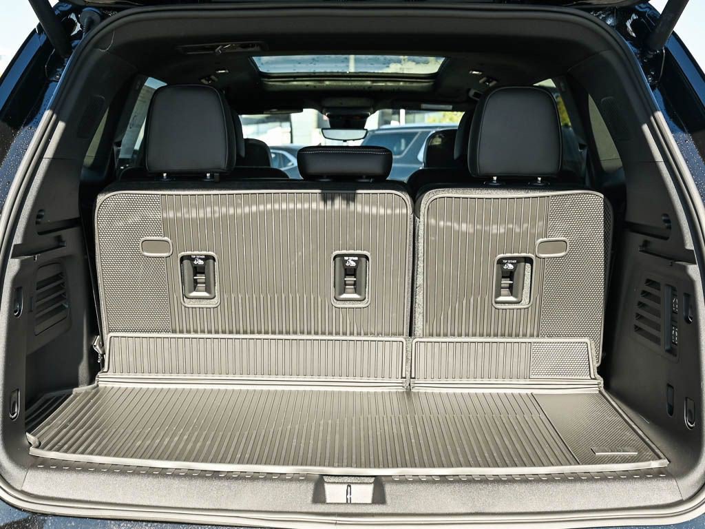 New 2026 Buick Enclave Avenir w/ Super Cruise Package AWD/4WD image 8