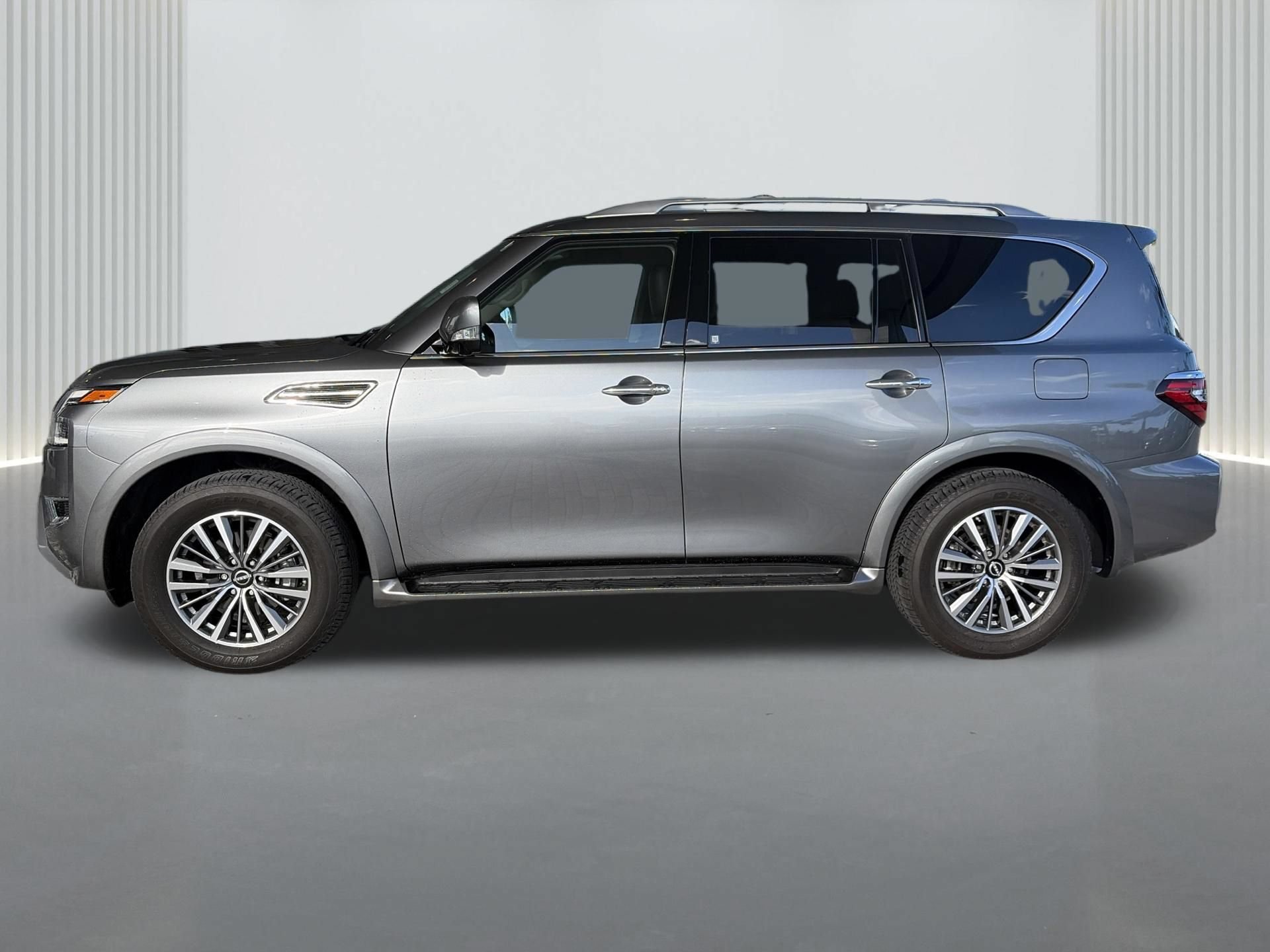 Used 2024 Nissan Armada SL w/ Captain's Chairs Package AWD/4WD image 3