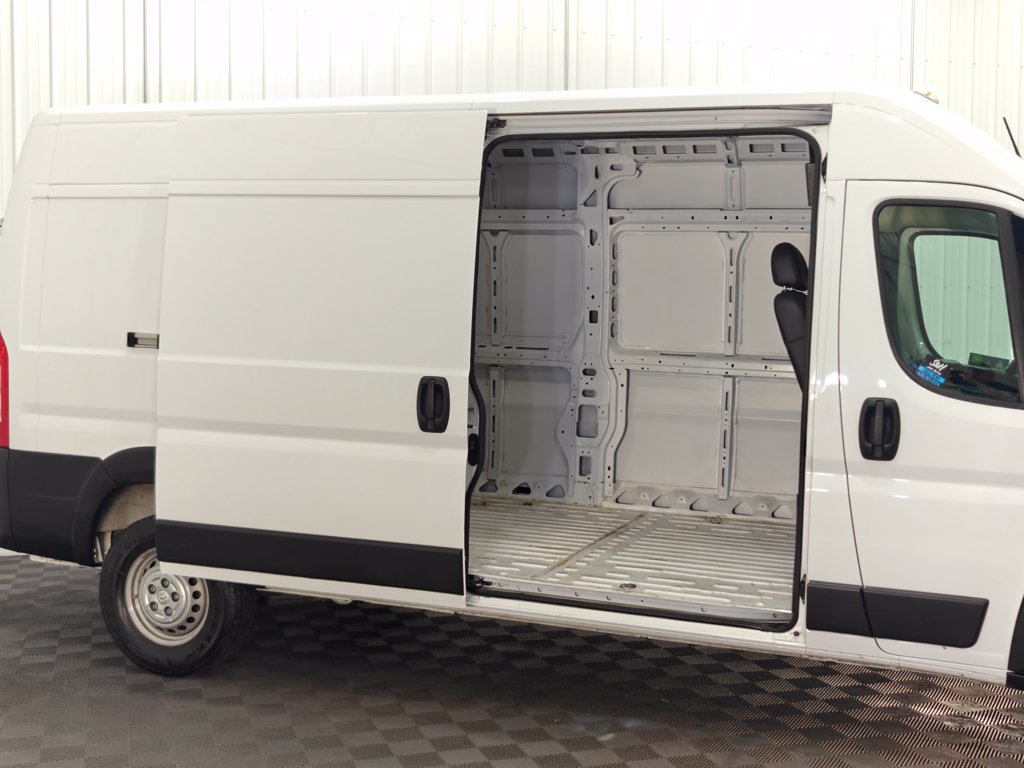Used 2024 RAM ProMaster 2500 w/ Convenience Group FWD image 18