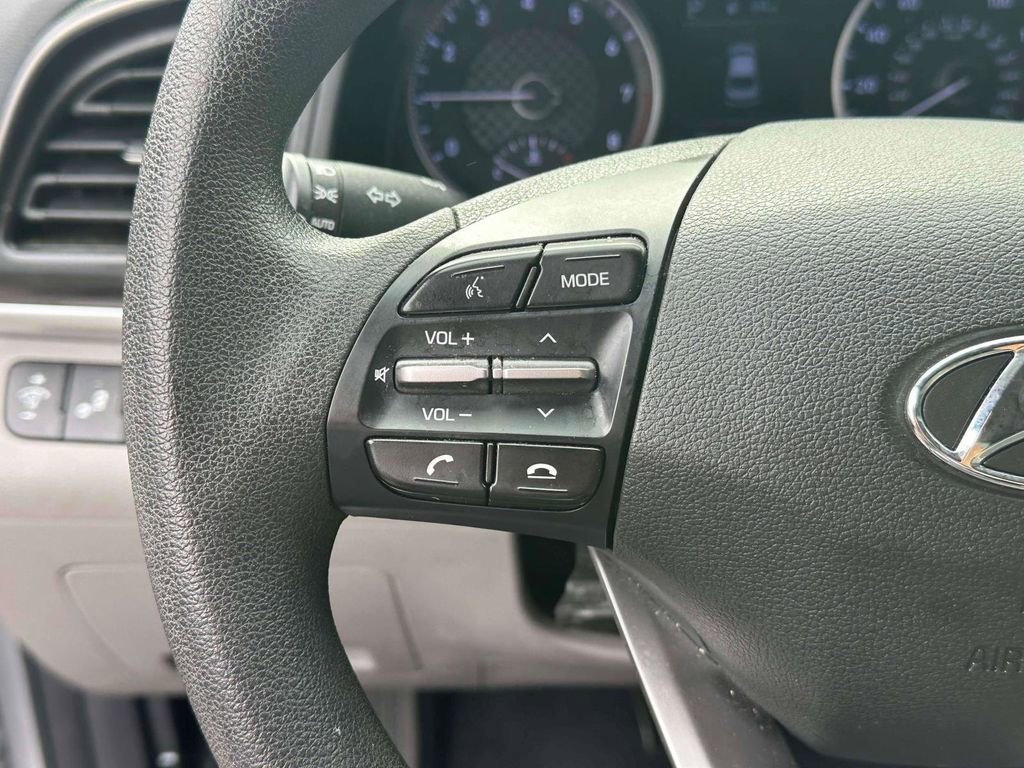 Used 2020 Hyundai Elantra SEL FWD image 17
