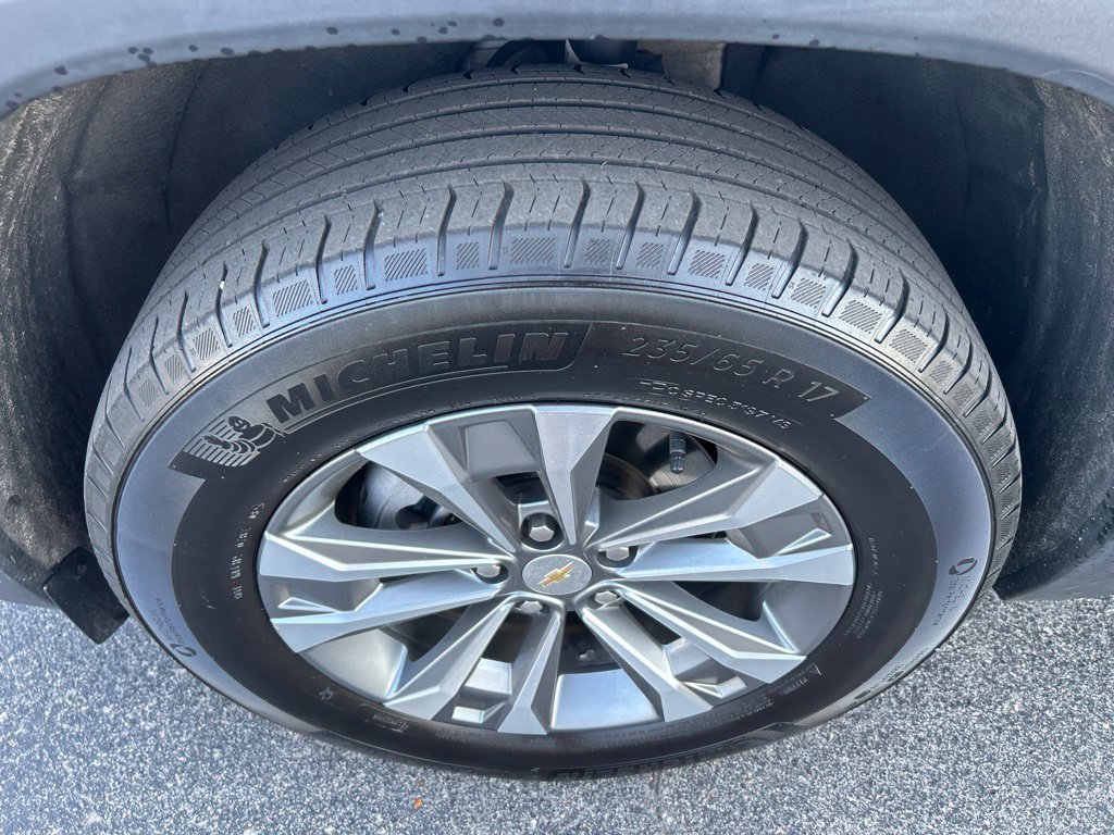 Used 2025 Chevrolet Equinox LT AWD/4WD image 9