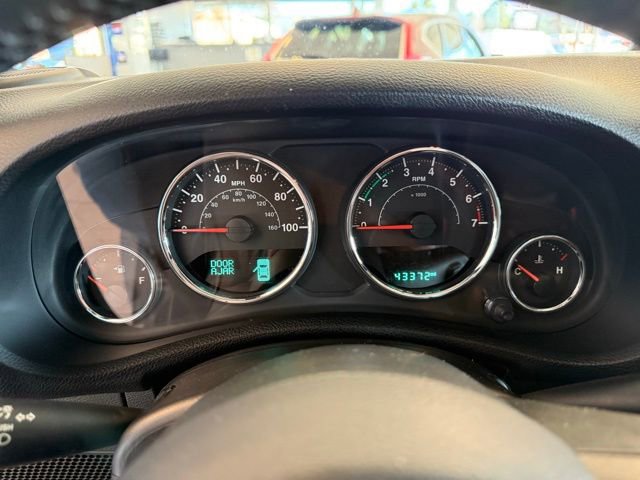 Used 2015 Jeep Wrangler Sahara w/ Connectivity Group image 13