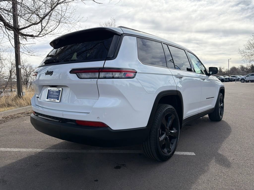 Used 2023 Jeep Grand Cherokee L Laredo image 7