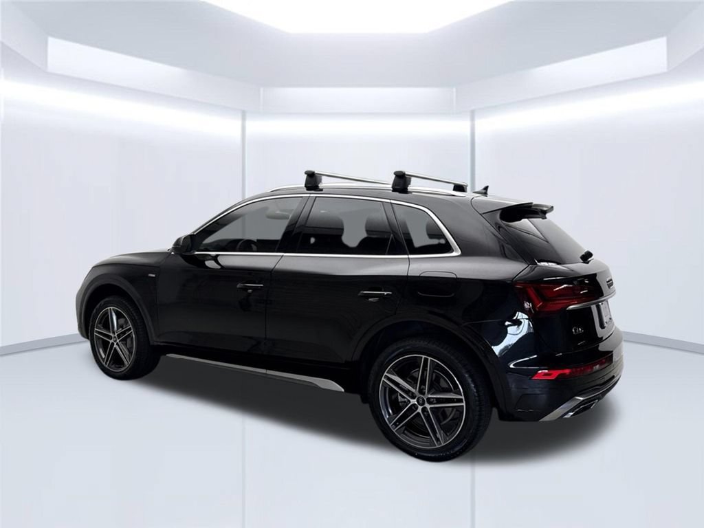 Used 2024 Audi Q5 e Premium w/ Convenience Package AWD/4WD image 3