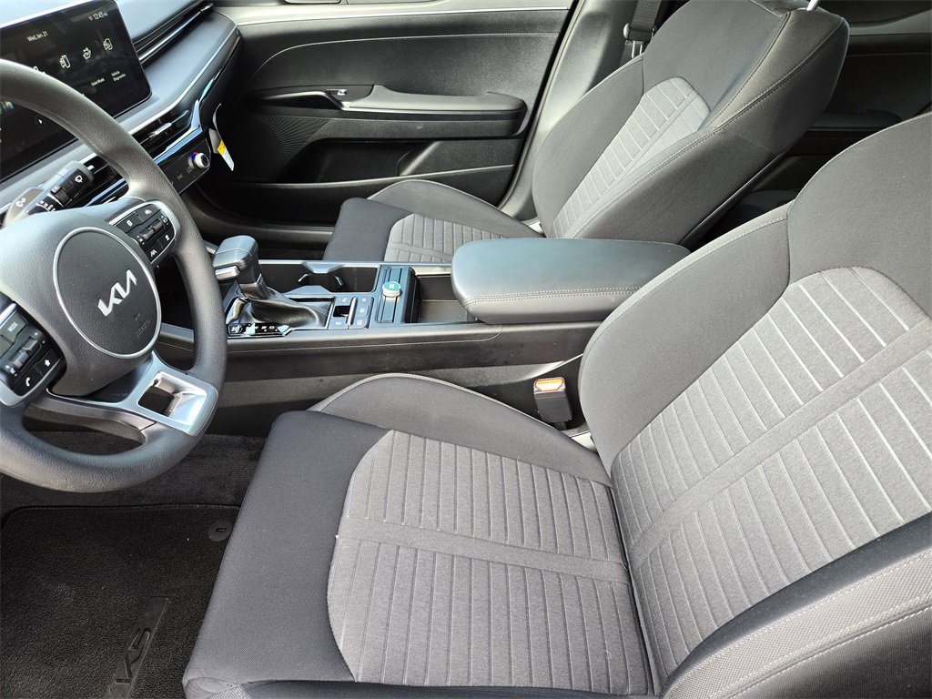 New 2025 Kia K5 LXS image 10