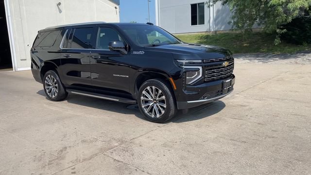 Used 2026 Chevrolet Suburban High Country w/ Sun And Tow Package AWD/4WD image 2