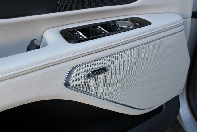 New 2026 Lincoln Nautilus Premier w/ Equipment Group 102A image 37