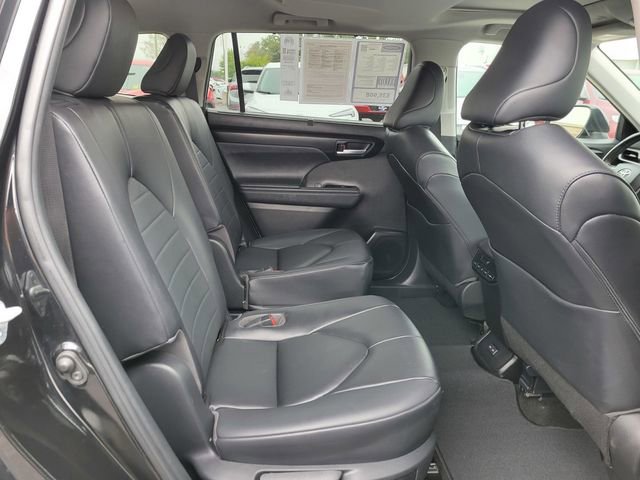 Used 2023 Toyota Highlander XLE image 20
