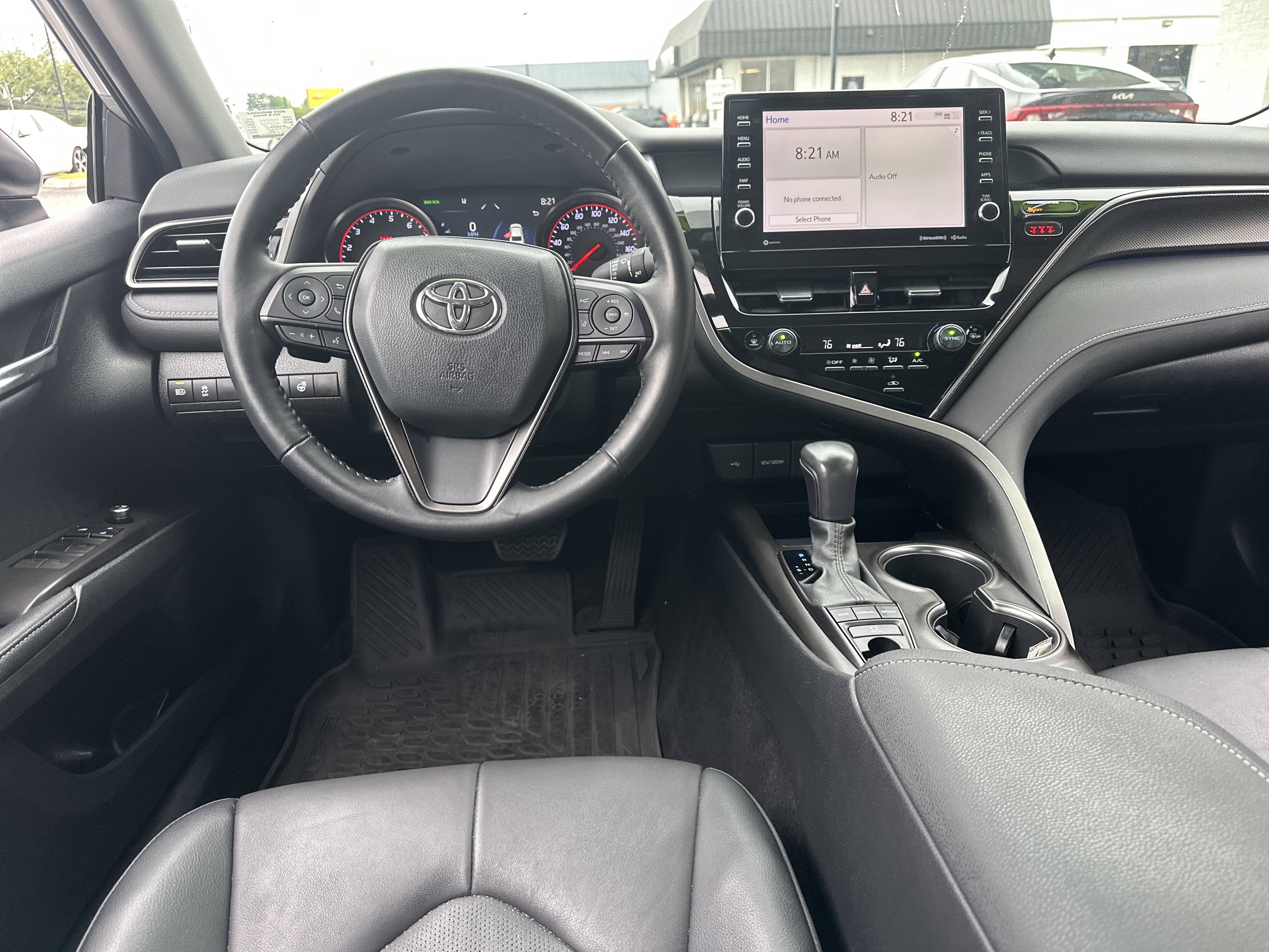 Used 2022 Toyota Camry XSE FWD image 15