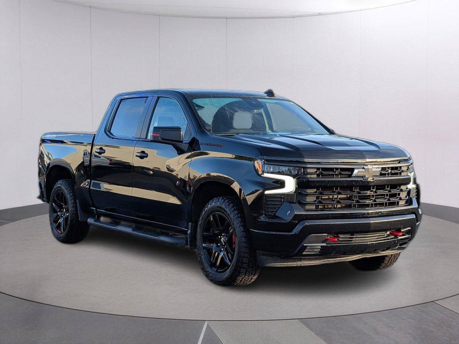 Used 2023 Chevrolet Silverado 1500 RST w/ Redline Edition AWD/4WD image 9