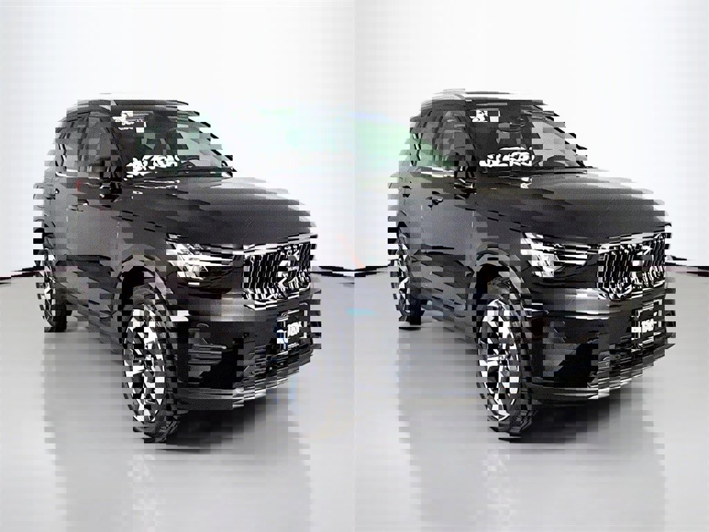 Certified 2025 Volvo XC40 B5 Core
