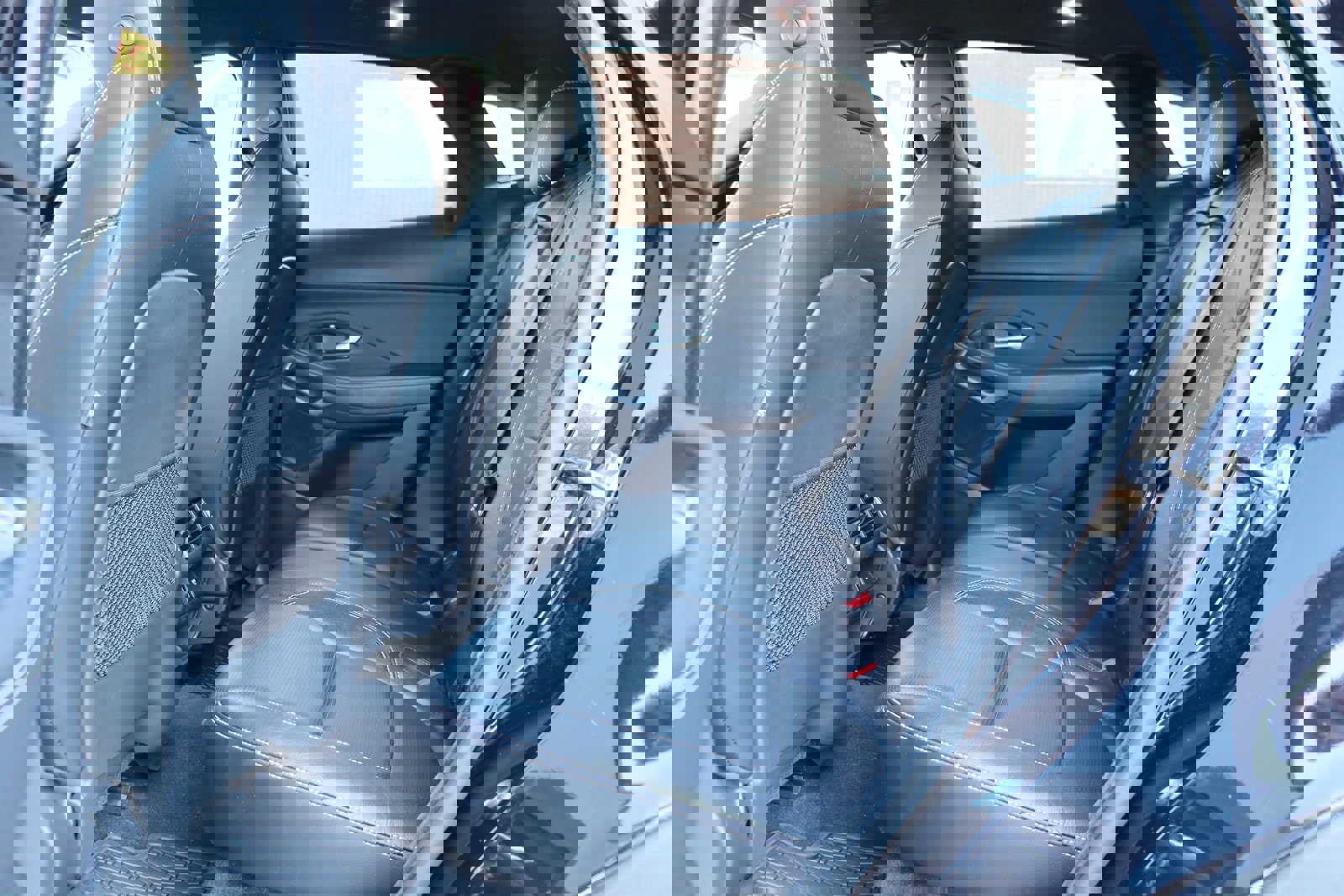 Used 2019 Jaguar E-PACE R-Dynamic S image 15