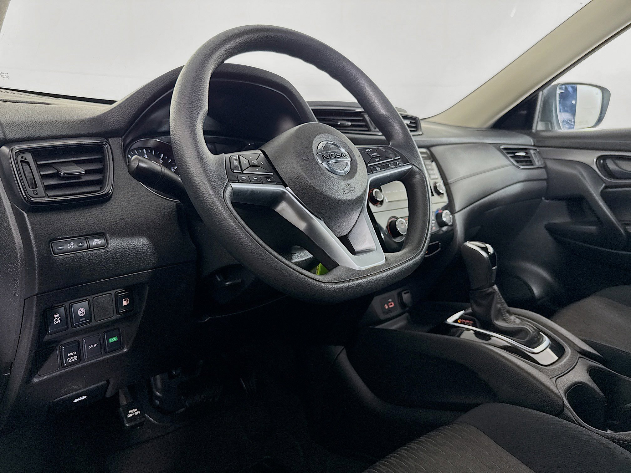 Used 2020 Nissan Rogue S AWD/4WD image 21