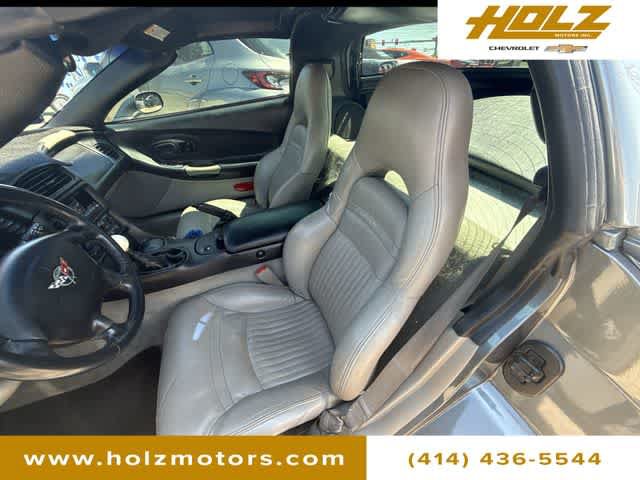 Used 2003 Chevrolet Corvette Coupe w/ Preferred Equipment Group RWD image 18