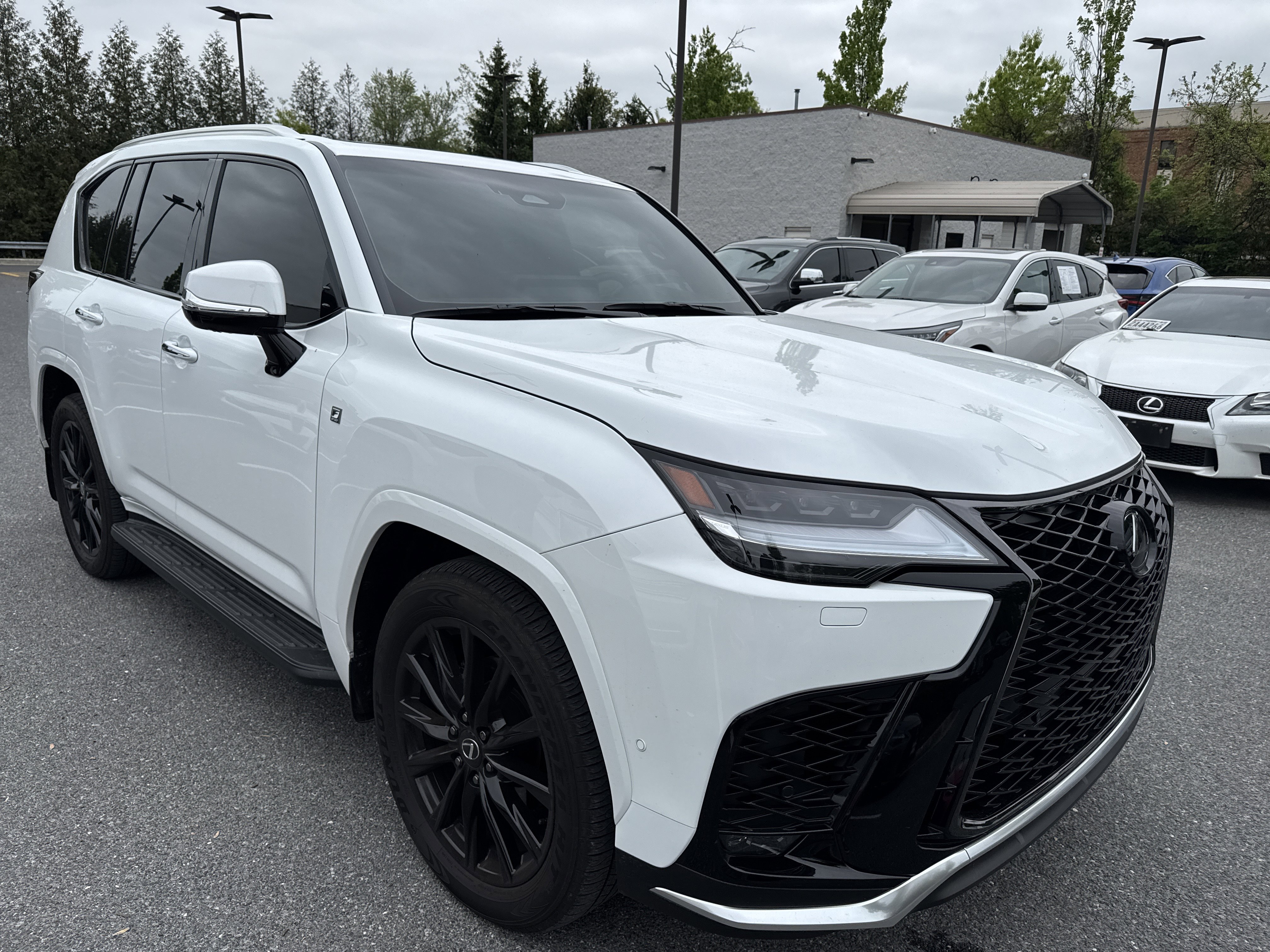 Used 2025 Lexus LX 700h F Sport w/ Accessory Package (Z1) AWD/4WD image 4