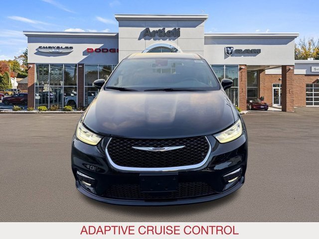 New 2026 Chrysler Pacifica Select image 3