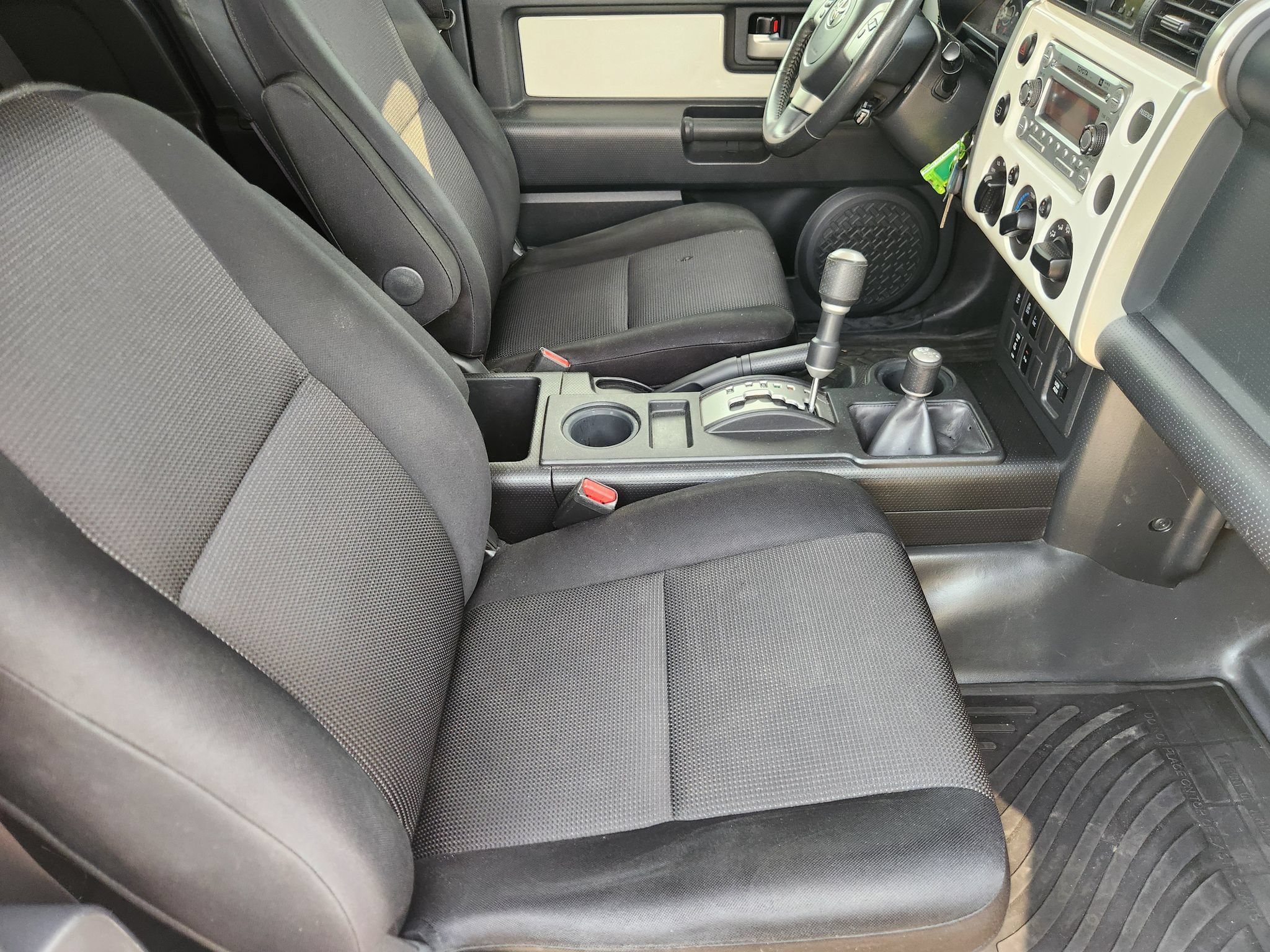Used 2012 Toyota FJ Cruiser 4WD w/ Upgrade Pkg image 14