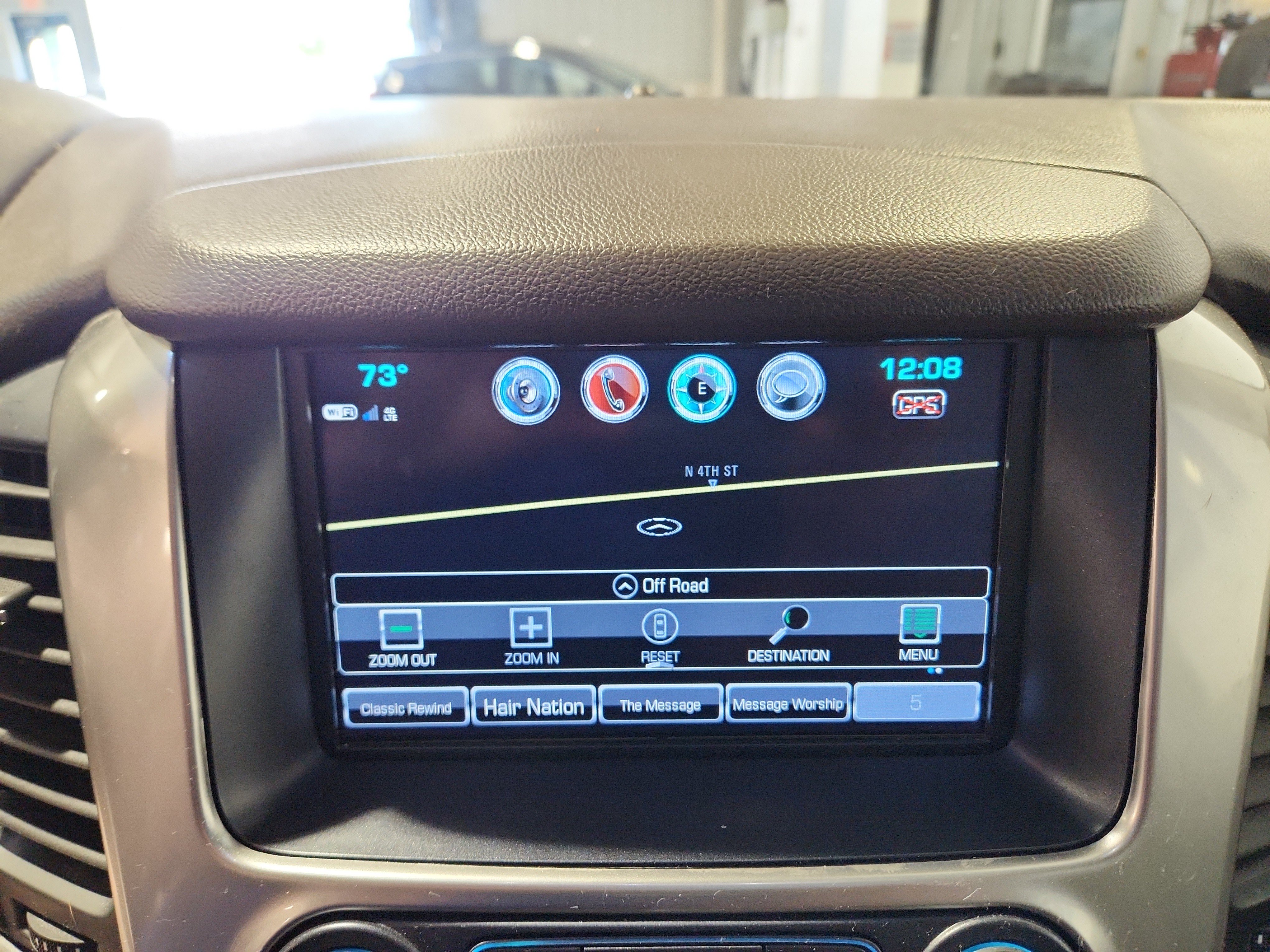 Used 2018 Chevrolet Suburban Premier AWD/4WD image 10