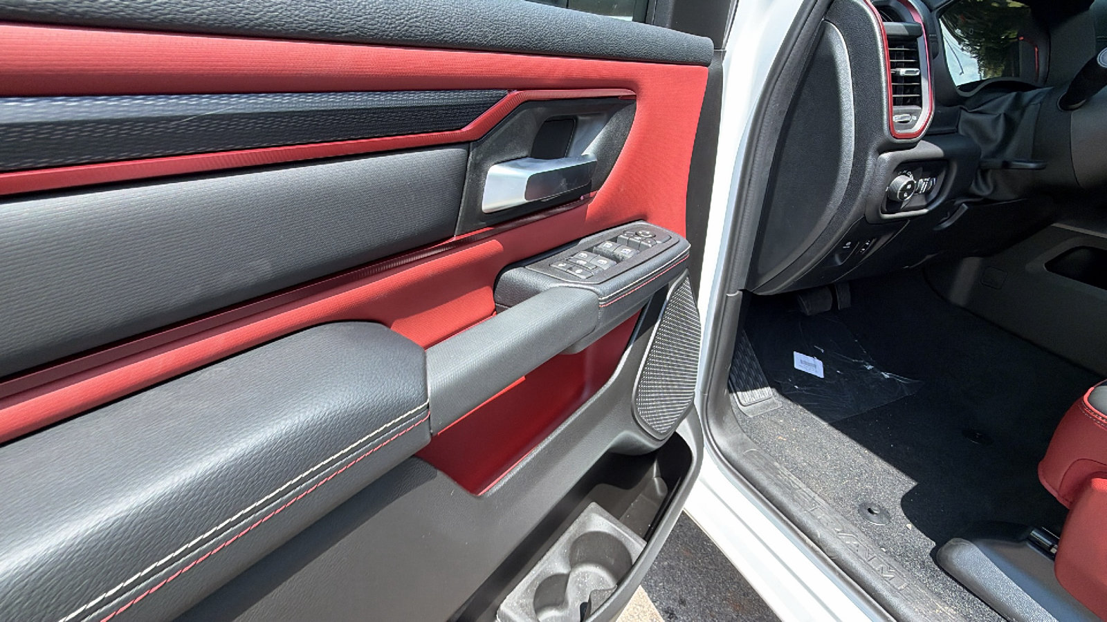 New 2027 RAM 1500 Rebel w/ Rebel Level 1 Equipment Group AWD/4WD image 15