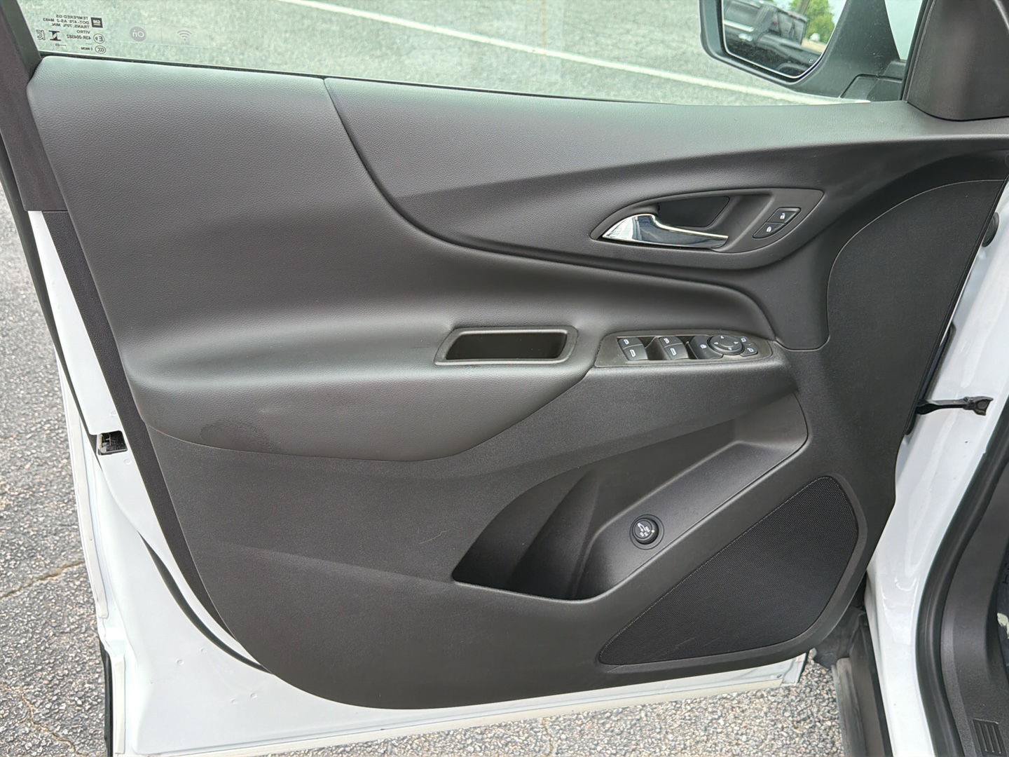 Used 2023 Chevrolet Equinox LT FWD image 16