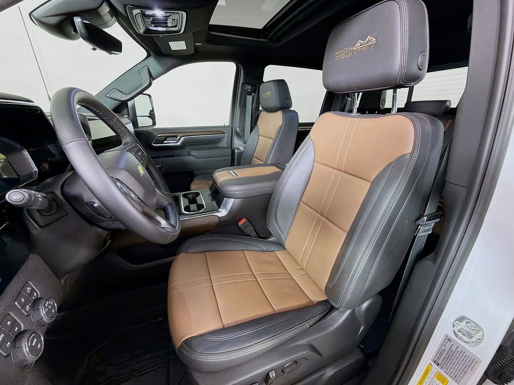 Used 2026 Chevrolet Silverado 3500 High Country w/ Technology Package AWD/4WD image 12