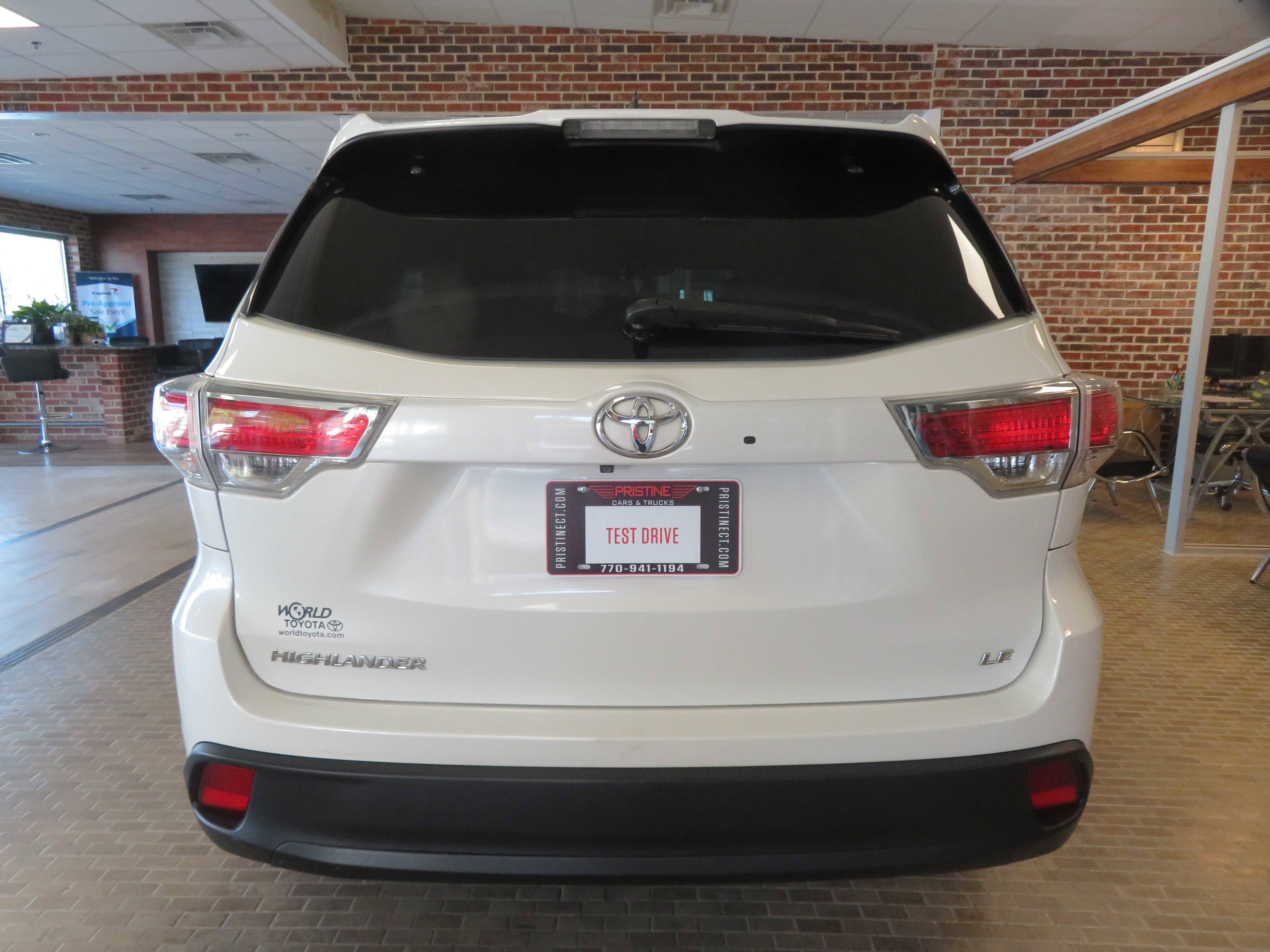 Used 2014 Toyota Highlander Plus FWD image 5