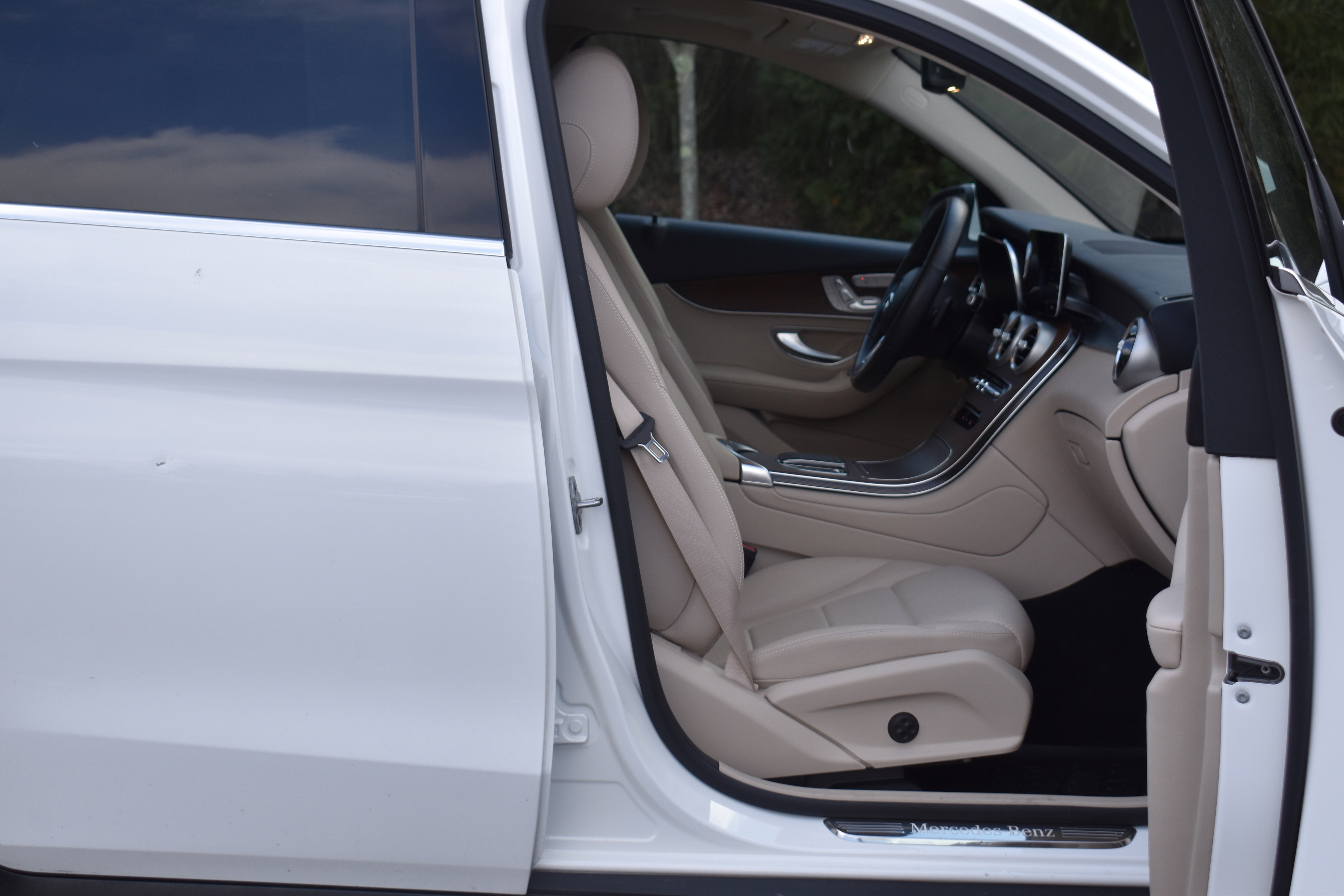 Used 2021 Mercedes-Benz GLC 300 GLC 300 image 29