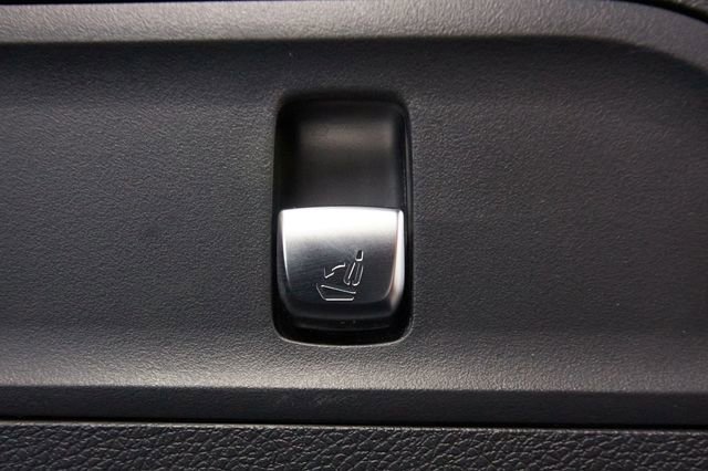 Used 2022 Mercedes-Benz GLC 300 4MATIC image 26