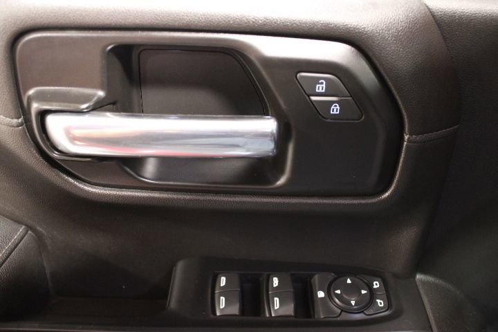 Used 2022 GMC Sierra 1500 SLE image 16