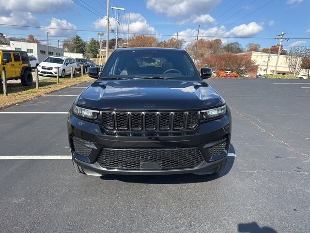 New 2025 Jeep Grand Cherokee Altitude image 2