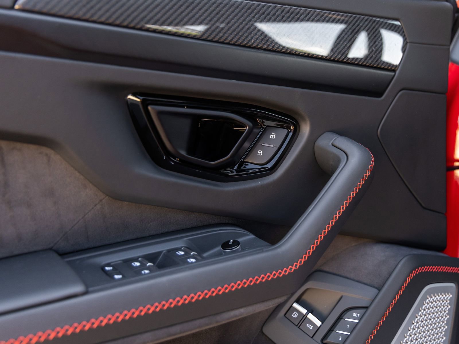 Used 2026 Lamborghini Urus SE image 21