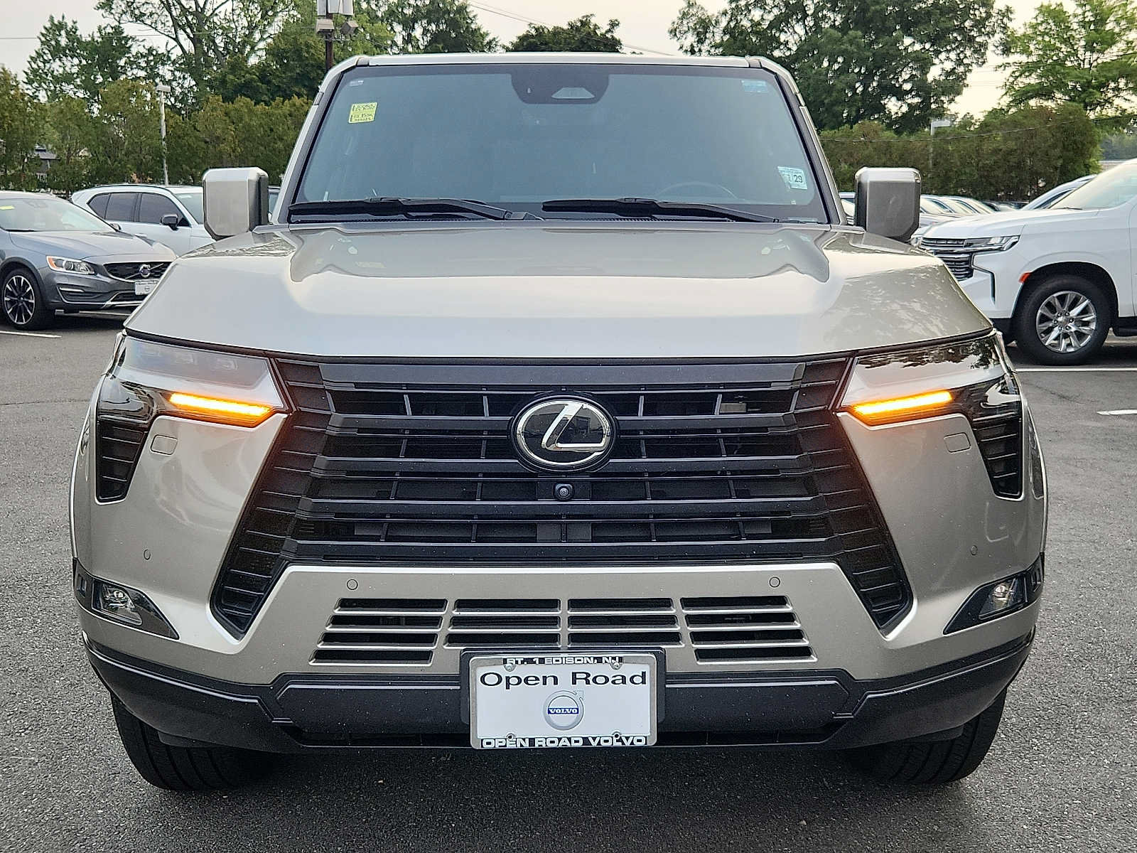 Used 2024 Lexus GX 550 w/ Accessory Package (Z1) AWD/4WD image 2
