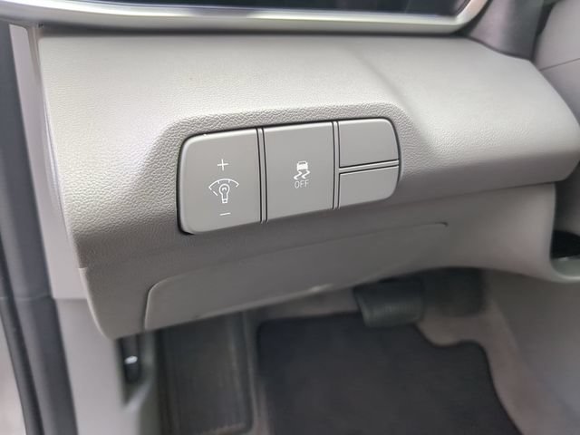 Used 2024 Hyundai Elantra SEL FWD image 15