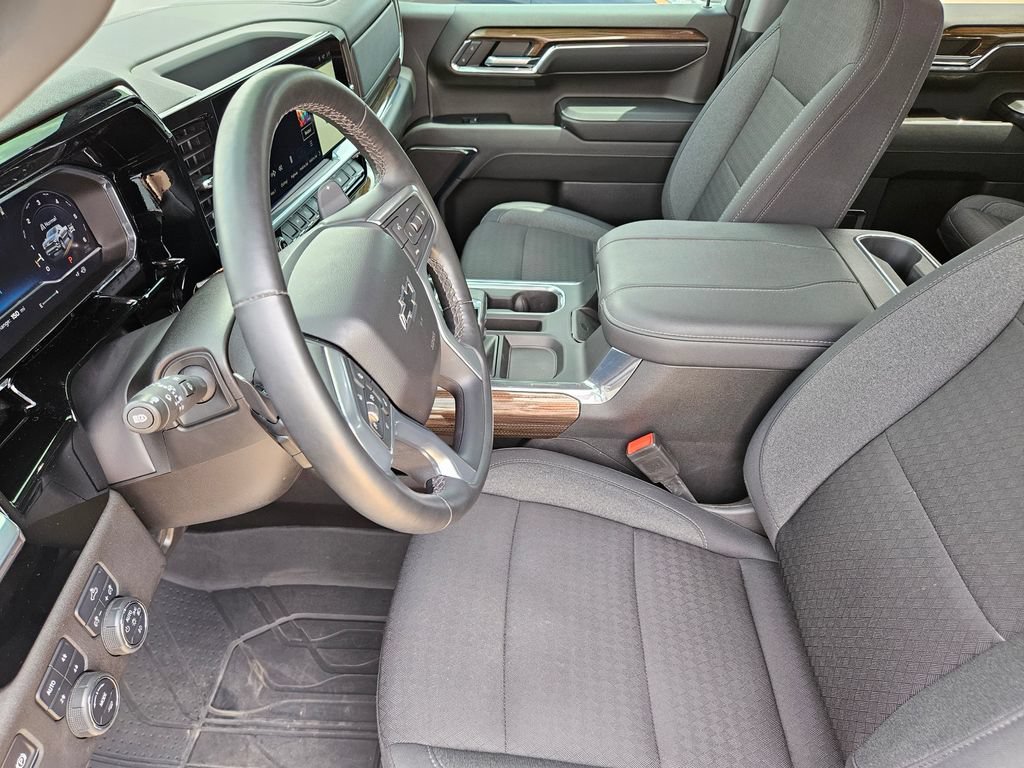 Used 2024 Chevrolet Silverado 1500 RST AWD/4WD image 19