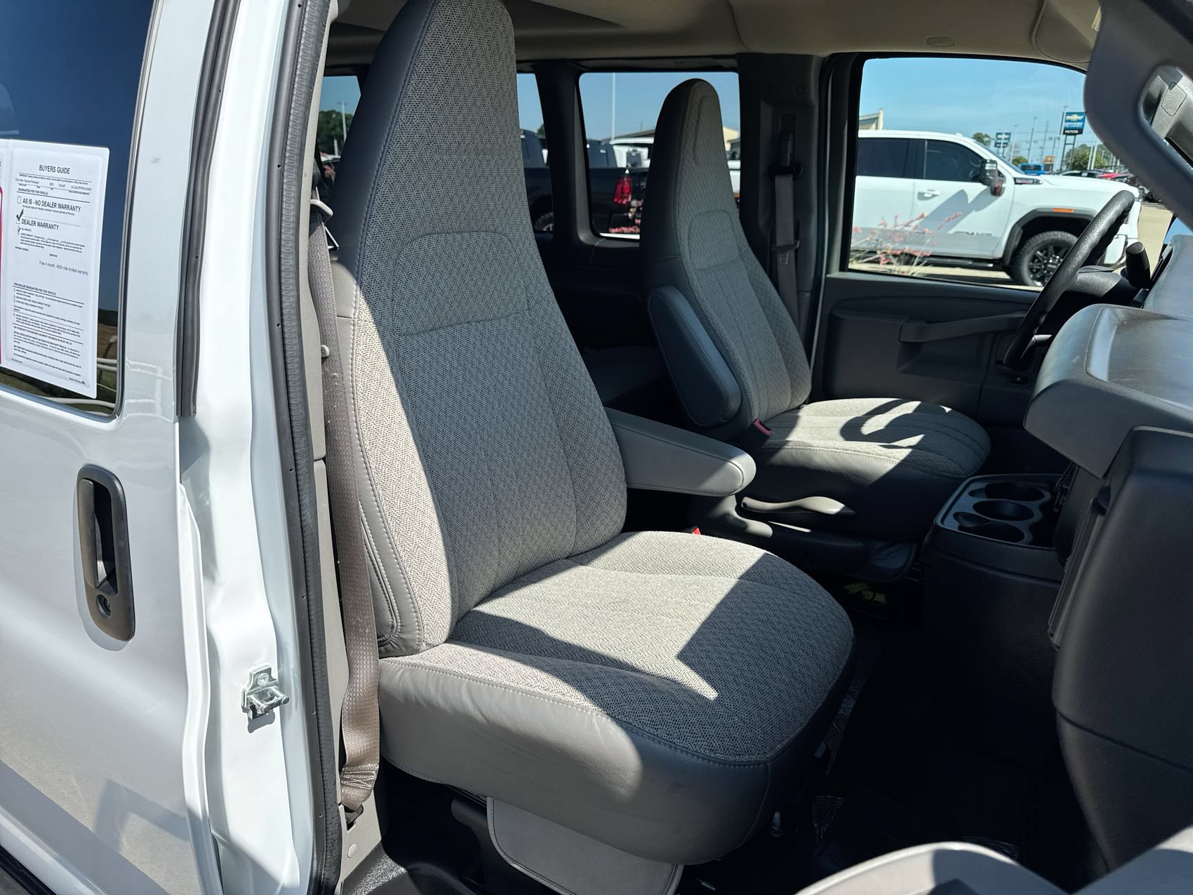 Used 2025 Chevrolet Express 3500 LT w/ LT Preferred Equipment Group RWD image 25