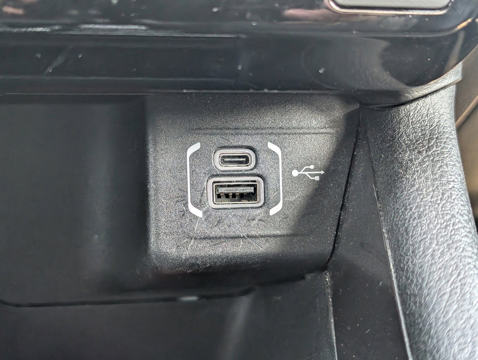 Used 2024 Jeep Compass Latitude w/ Altitude Special Edition image 12