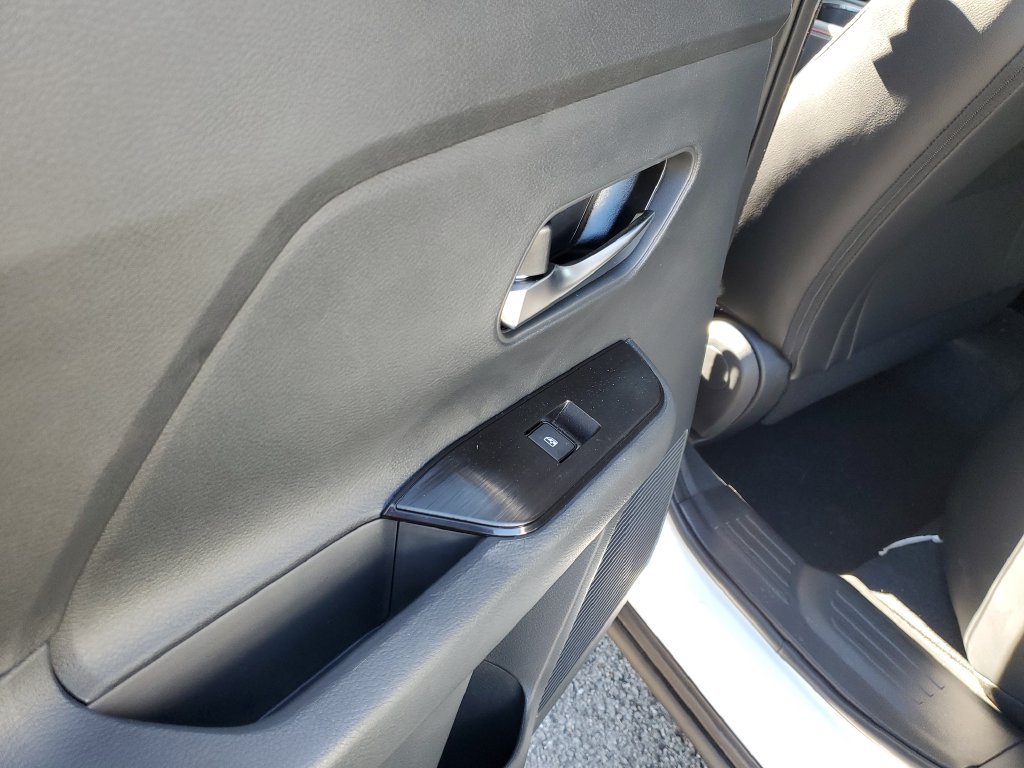 New 2027 Nissan Kicks SR w/ SR Premium Package FWD image 10