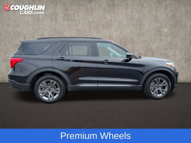 Used 2024 Ford Explorer XLT w/ Equipment Group 202A AWD/4WD image 11