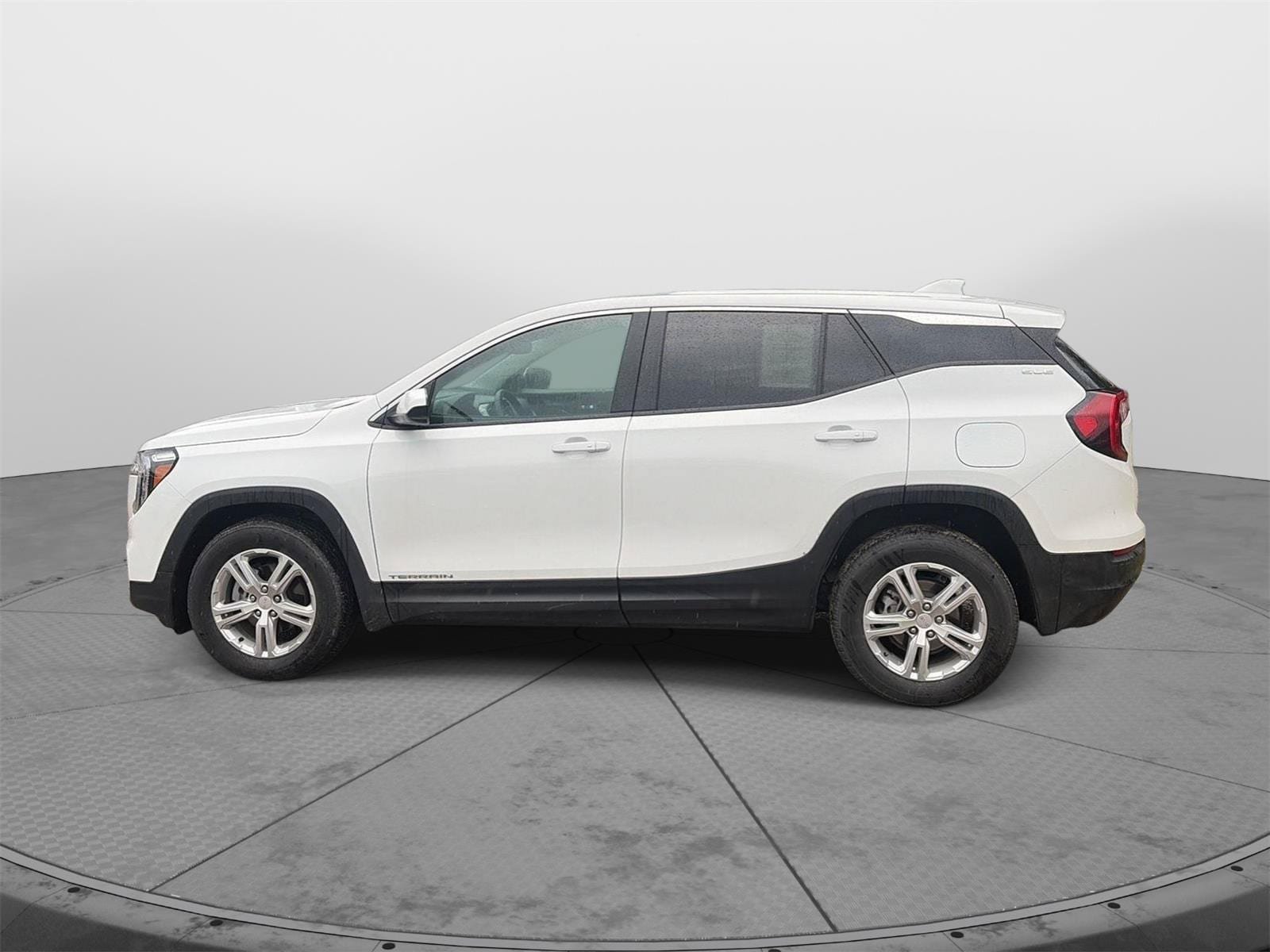 Used 2024 GMC Terrain SLE AWD/4WD image 8