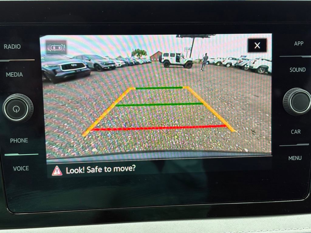 Used 2025 Volkswagen Taos SE FWD image 31