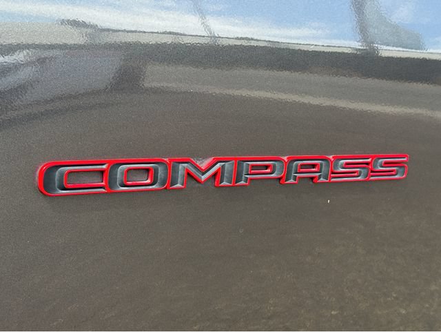 Used 2023 Jeep Compass Trailhawk AWD/4WD image 18