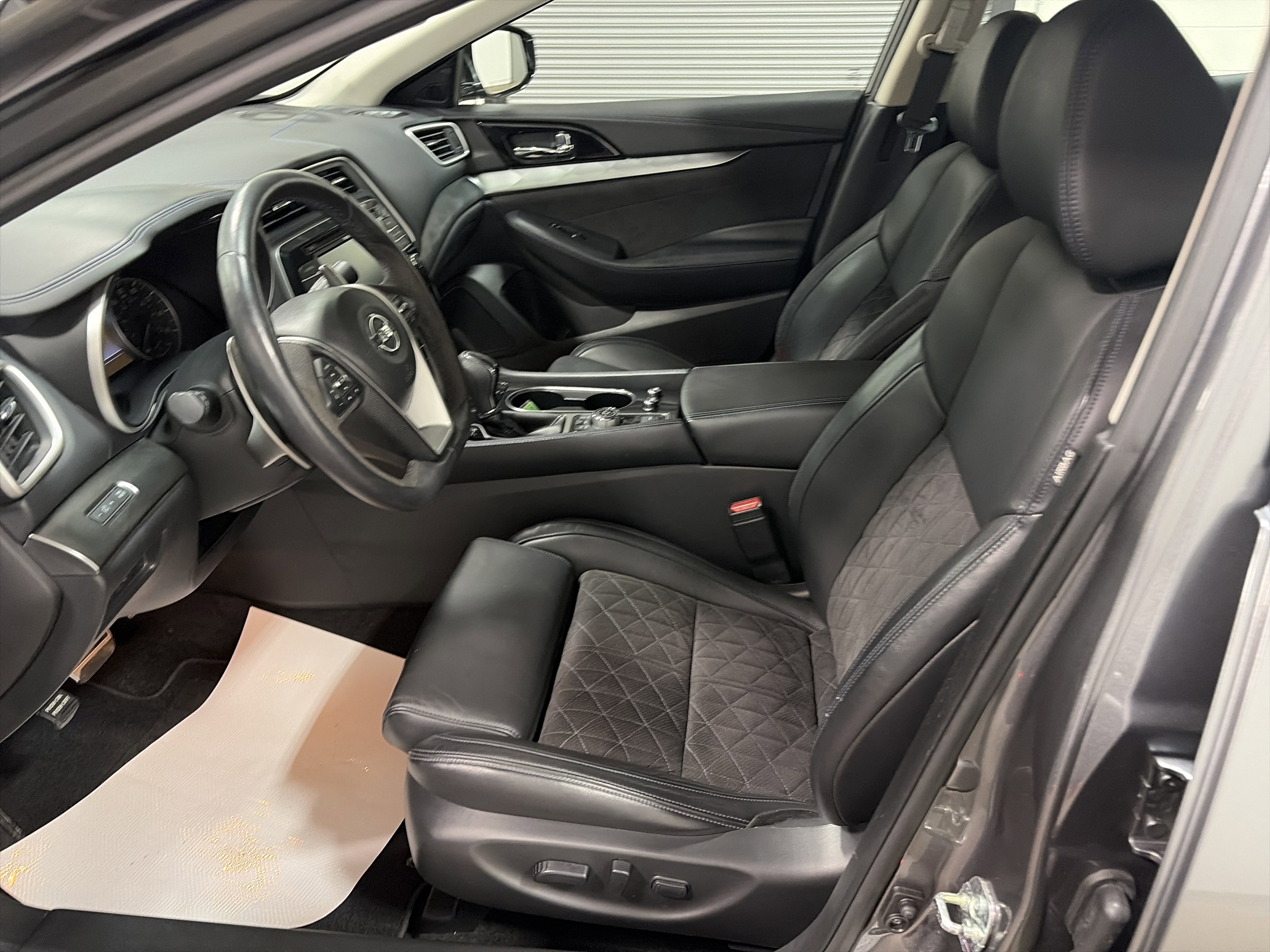 Used 2016 Nissan Maxima SR image 12