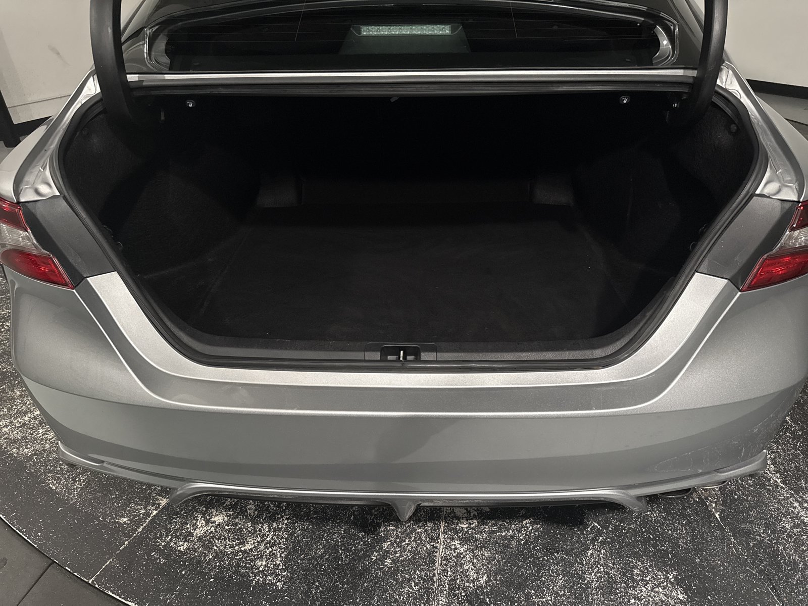 Used 2023 Toyota Camry SE FWD image 11