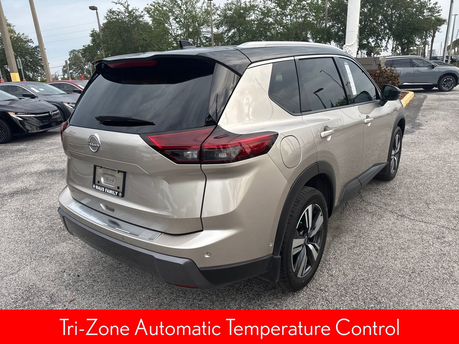 Certified 2025 Nissan Rogue SL w/ SL Premium Package FWD image 5