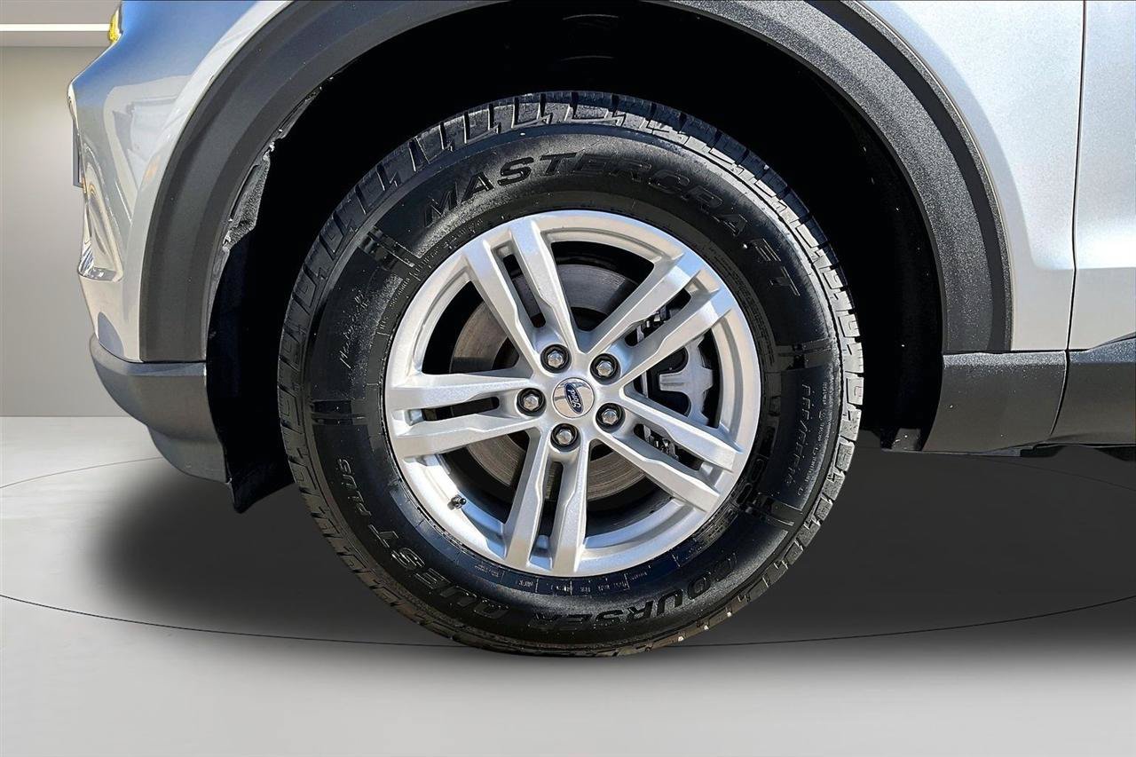 Used 2021 Ford Explorer XLT AWD/4WD image 36