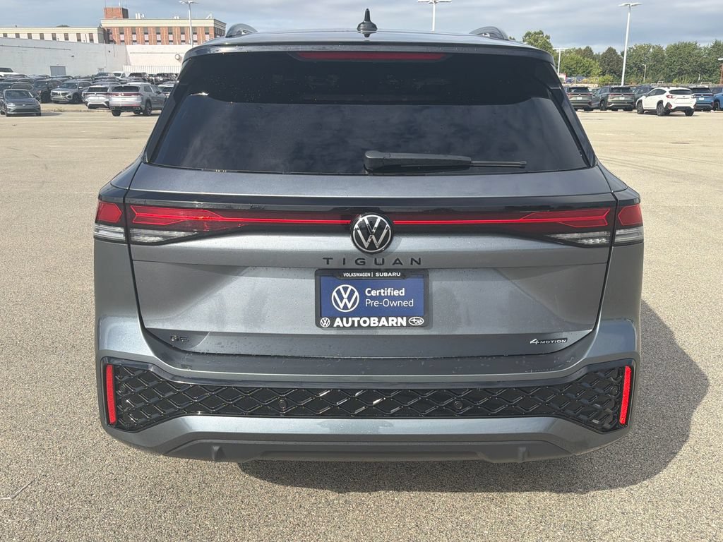 Certified 2025 Volkswagen Tiguan SE R-Line AWD/4WD image 5